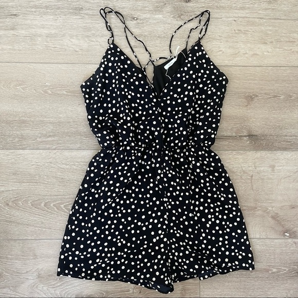 URBAN OUTFITTERS Kimchi Blue Polka Dot Strappy Summer Romper size Small - Picture 4 of 7